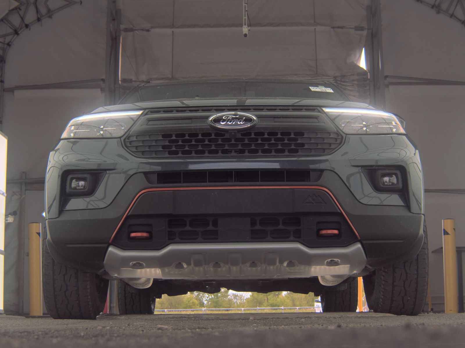 FORD EXPLORER - 4