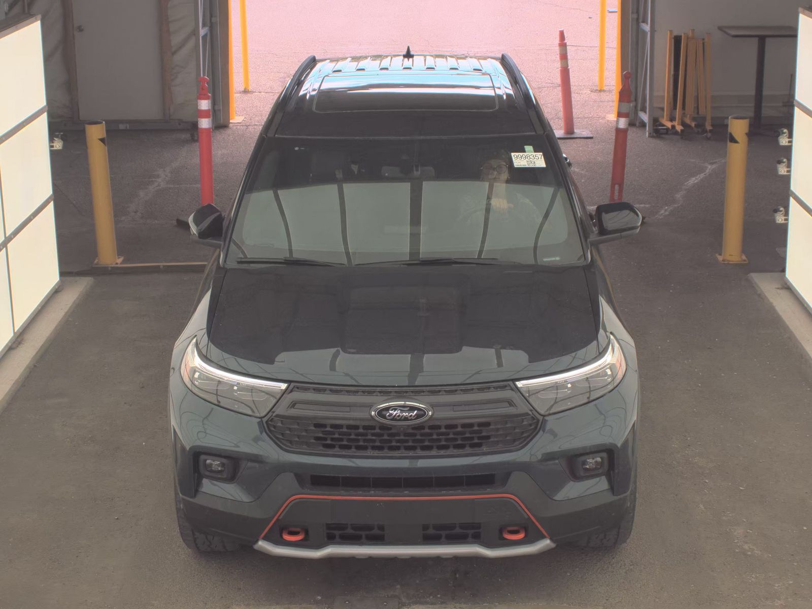 FORD EXPLORER - 3