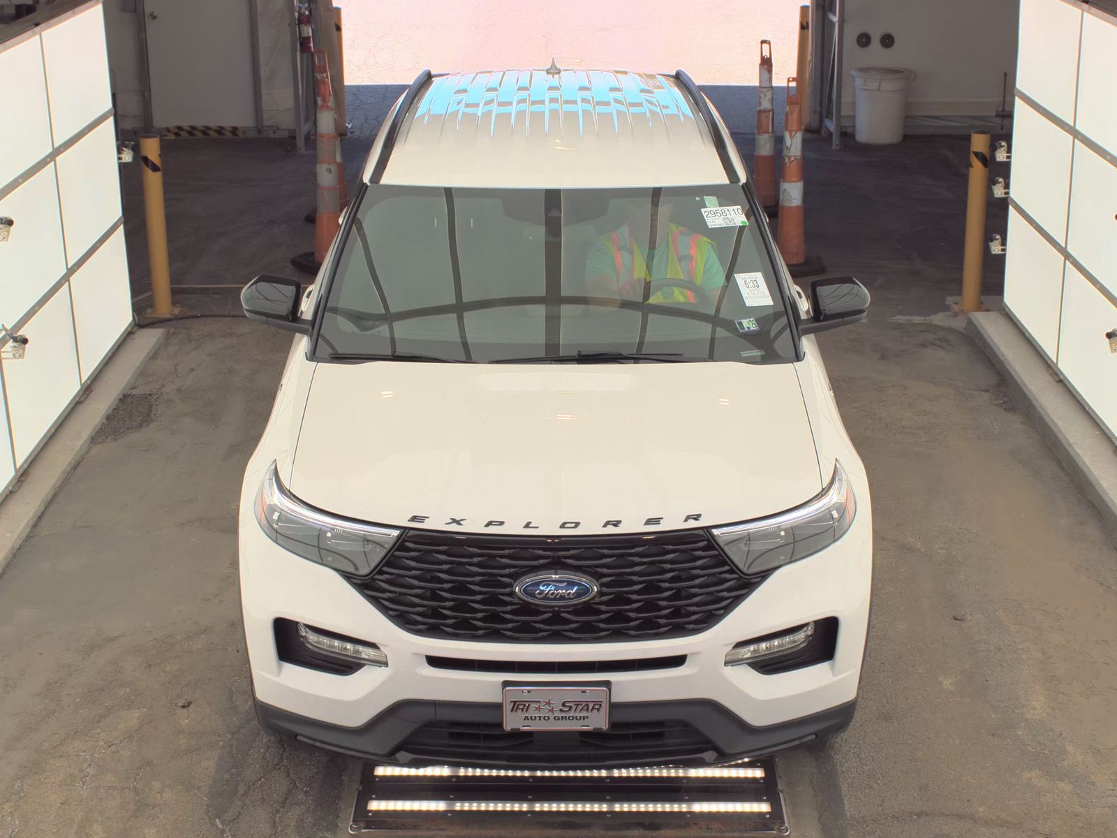 FORD EXPLORER - 3