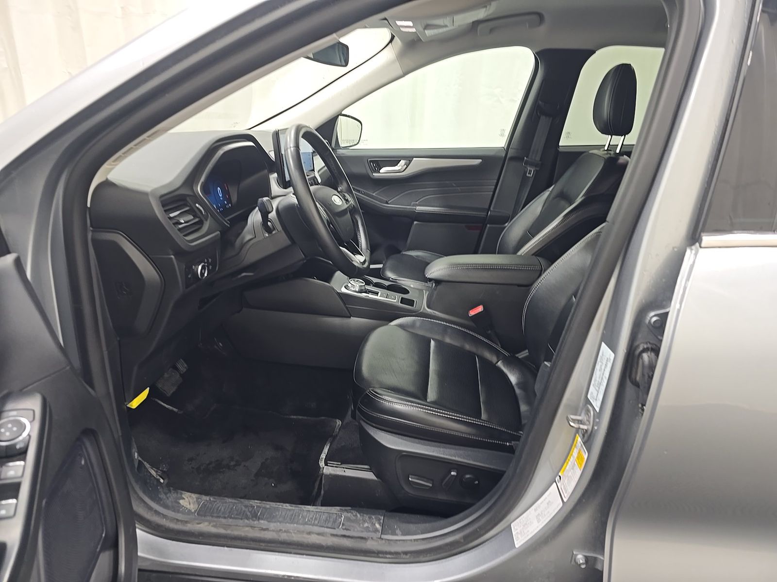 FORD ESCAPE - 8