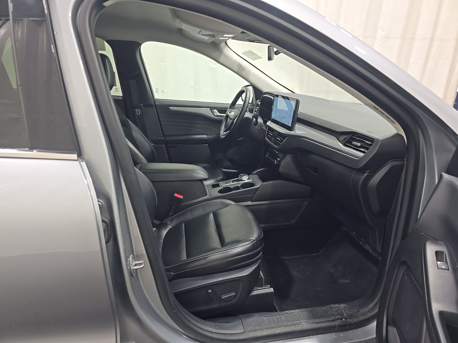 FORD ESCAPE - 9