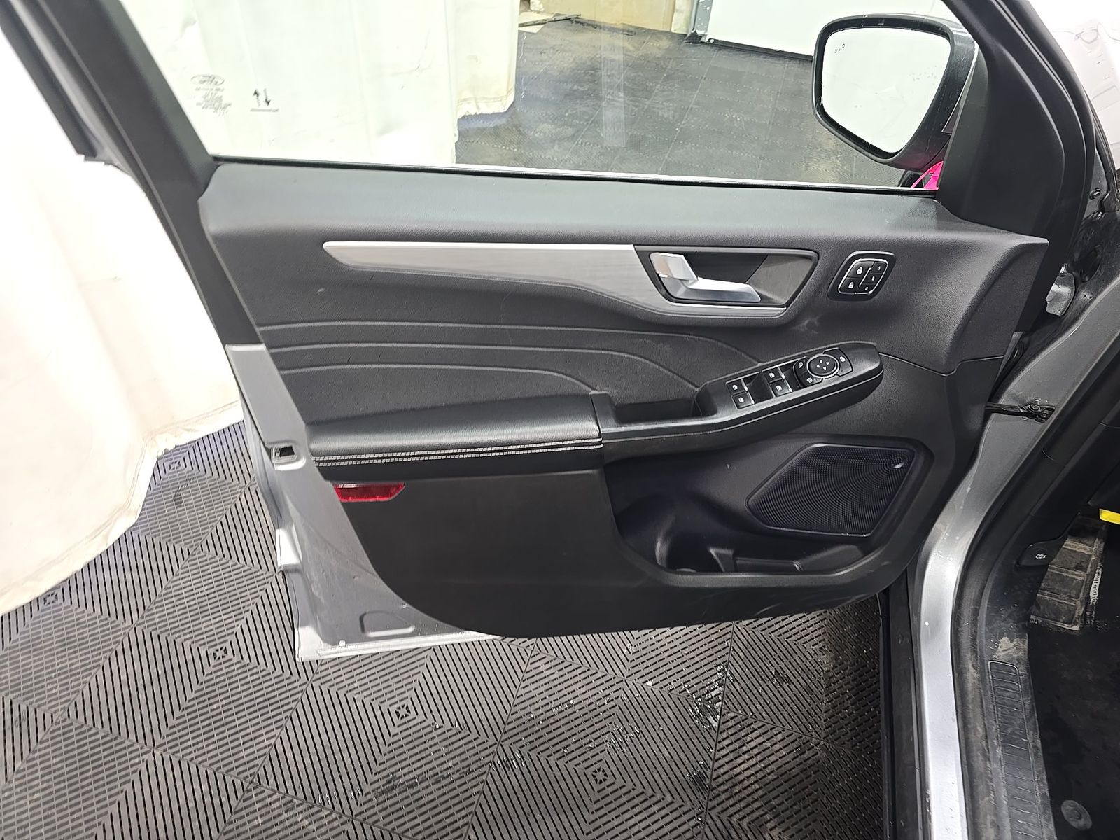 FORD ESCAPE - 10