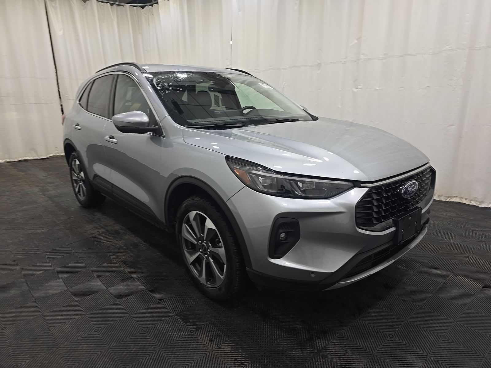 FORD ESCAPE - 4