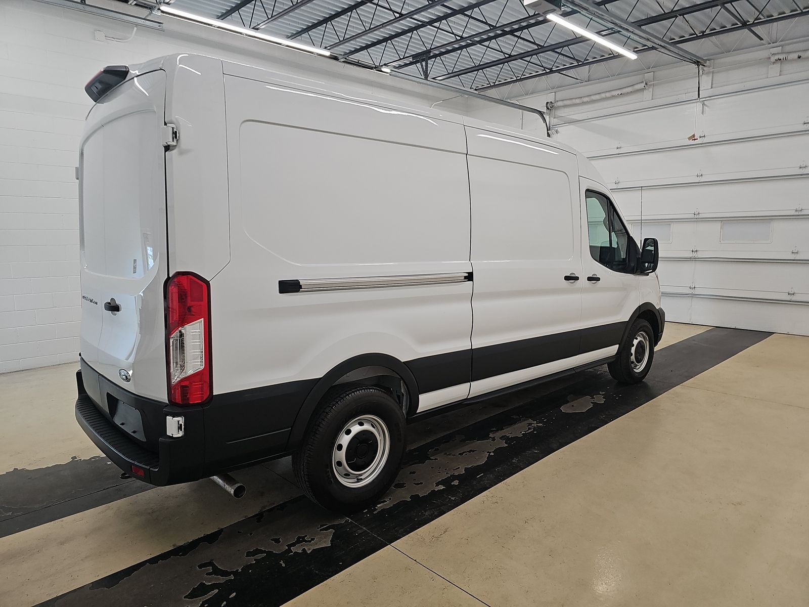 FORD TRANSIT 250 - 5