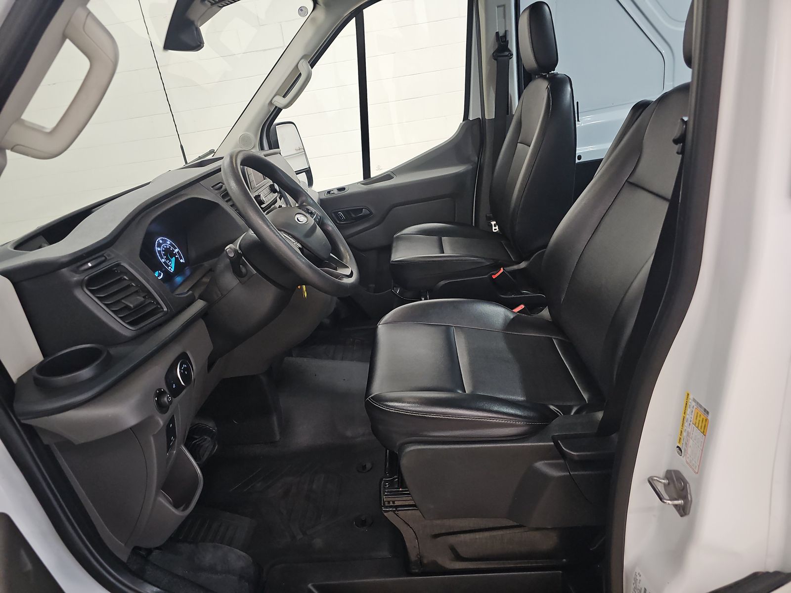 FORD TRANSIT 250 - 8