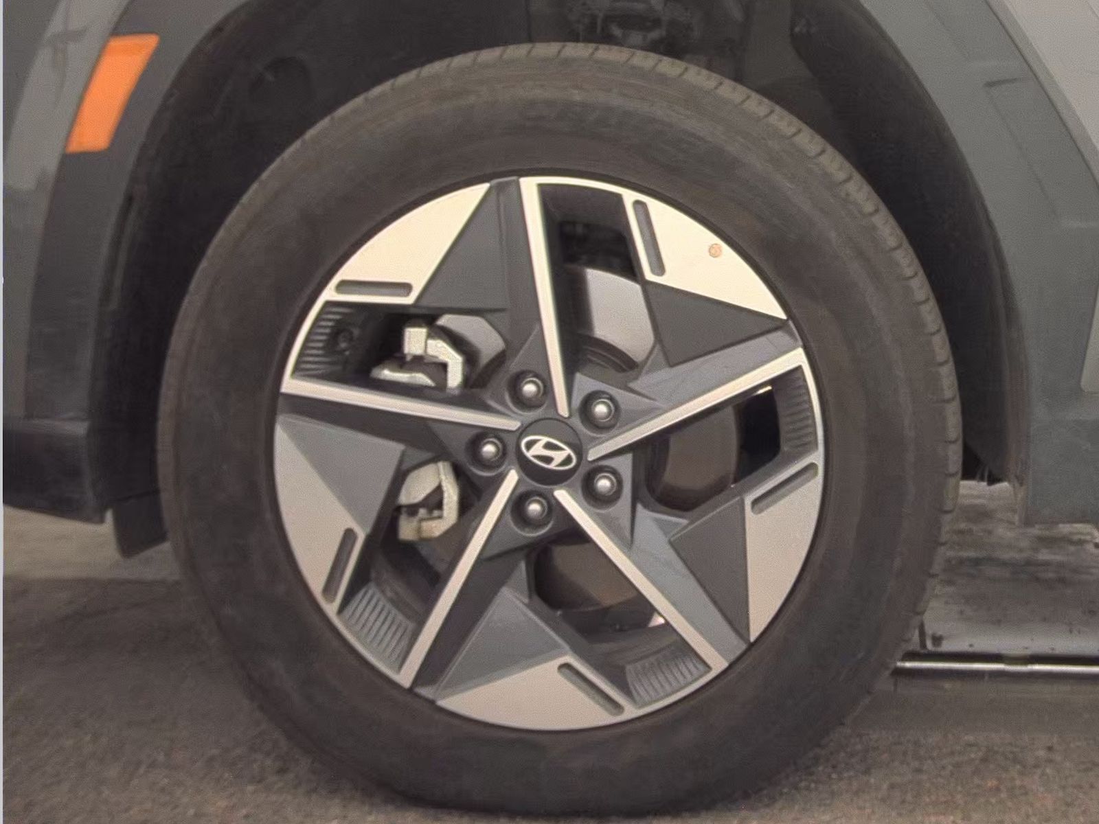 HYUNDAI TUCSON - 10