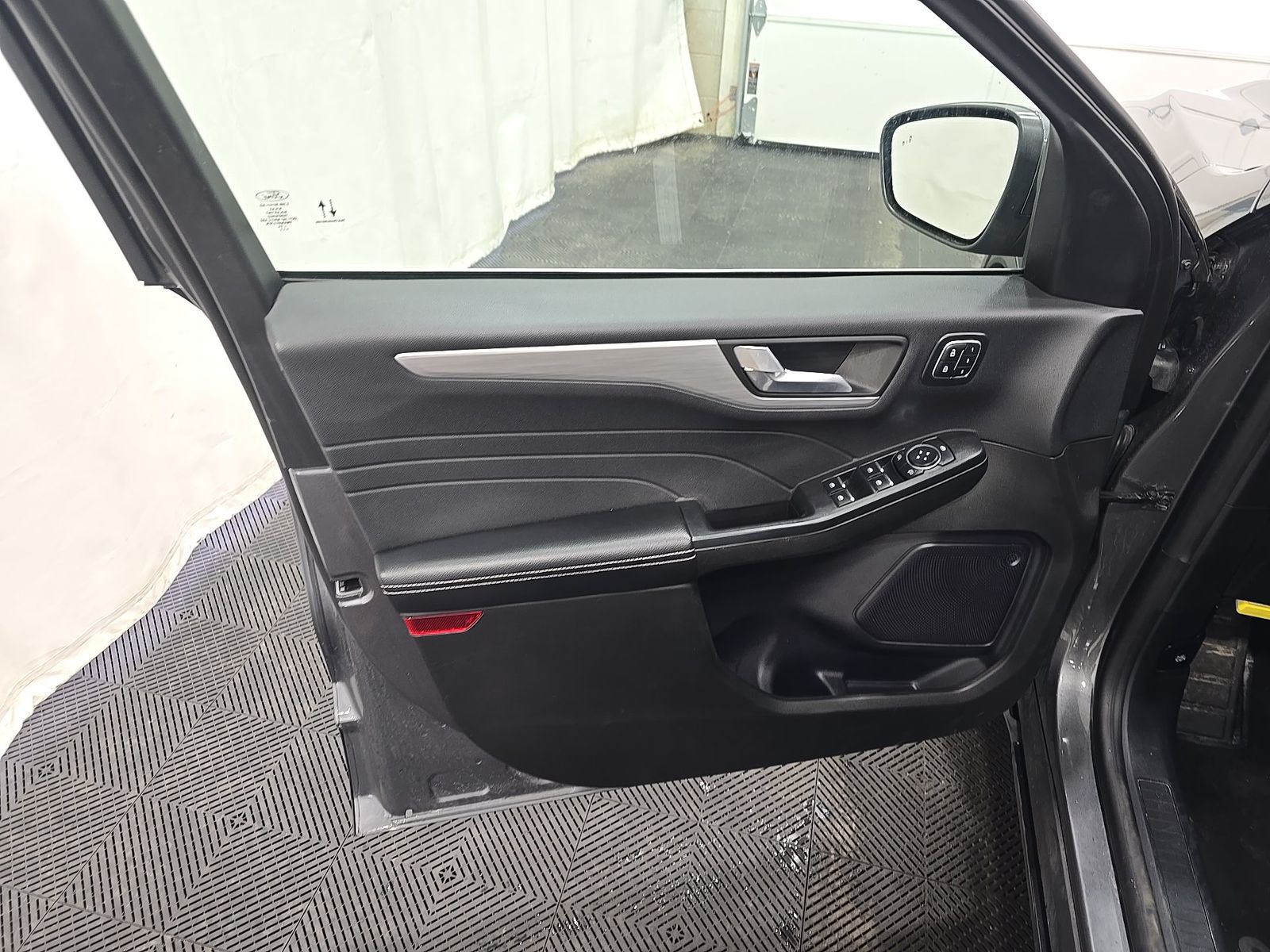 FORD ESCAPE - 10
