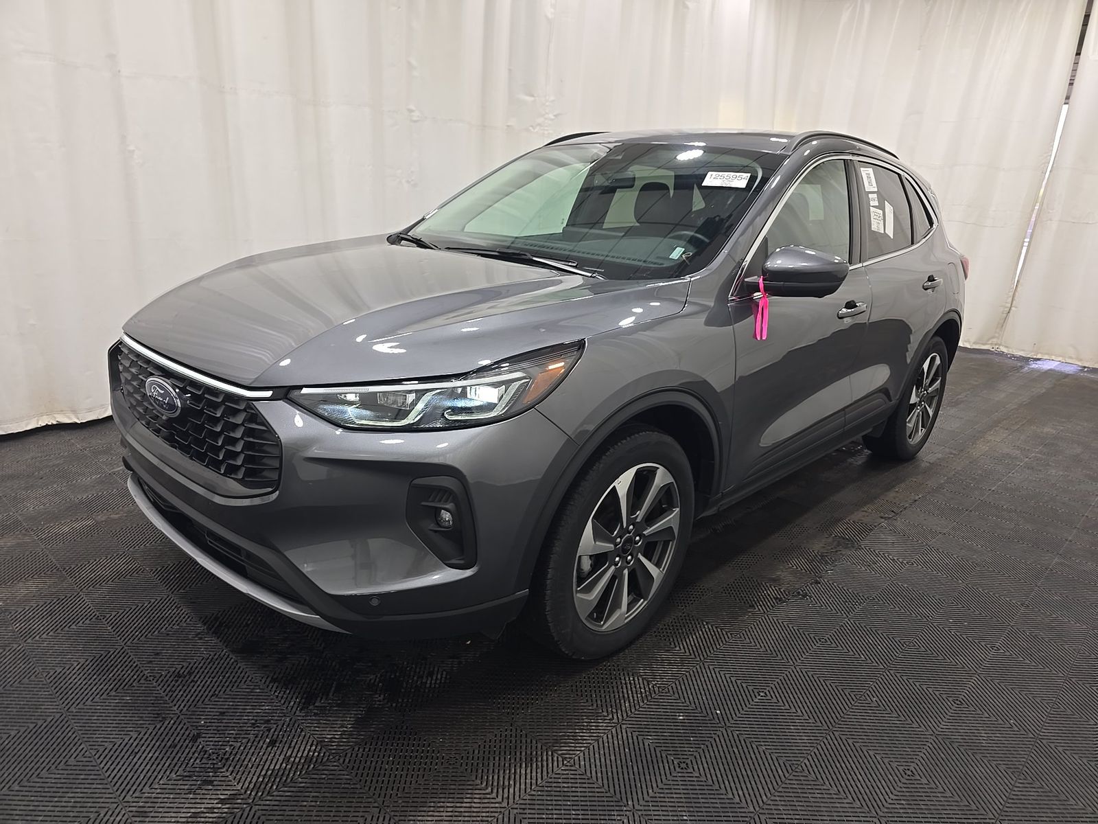 FORD ESCAPE - 1