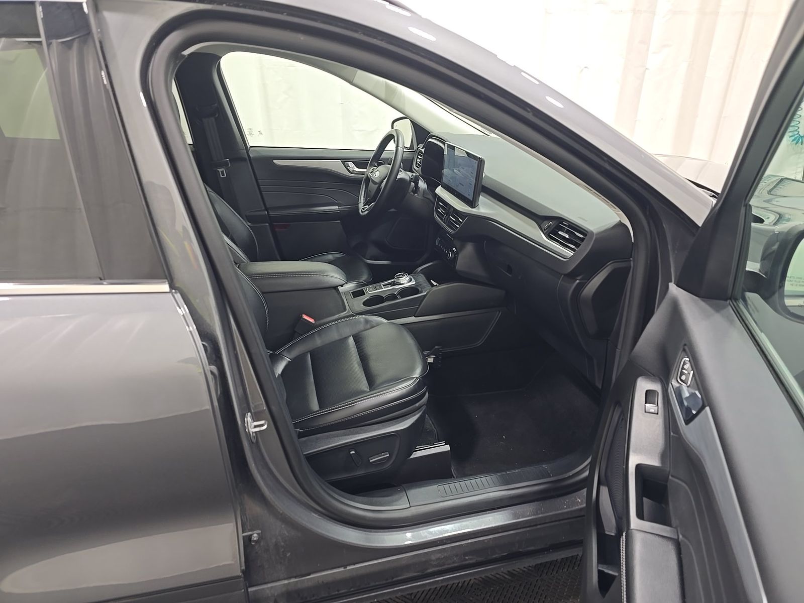 FORD ESCAPE - 9