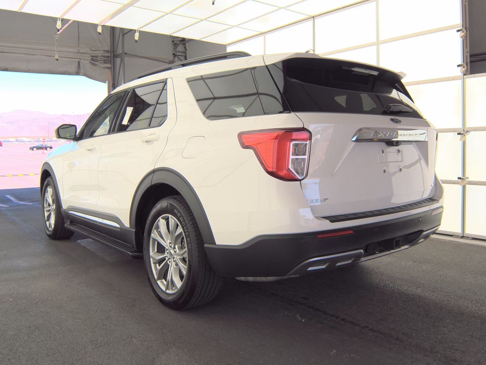 FORD EXPLORER - 9
