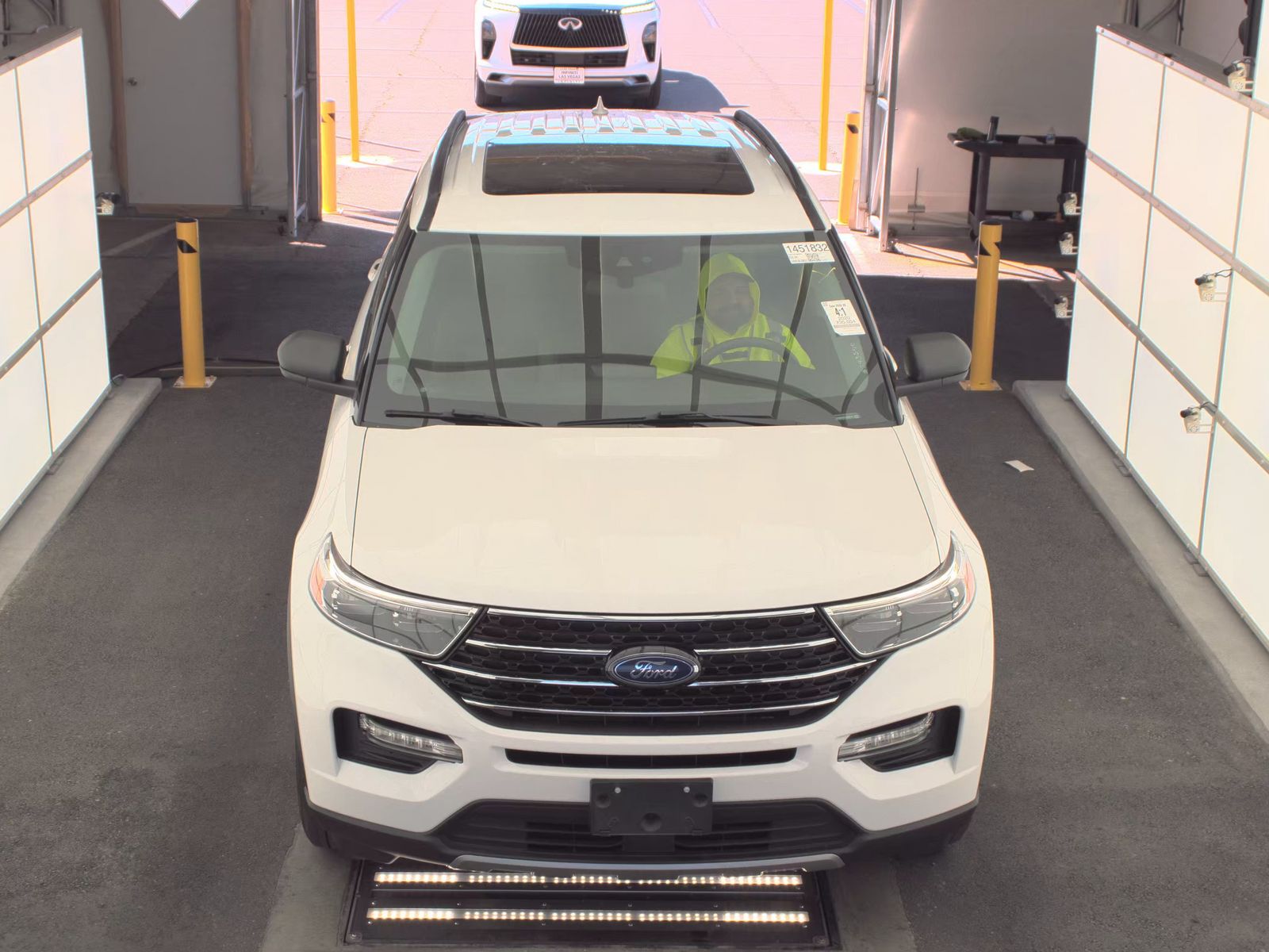 FORD EXPLORER - 3
