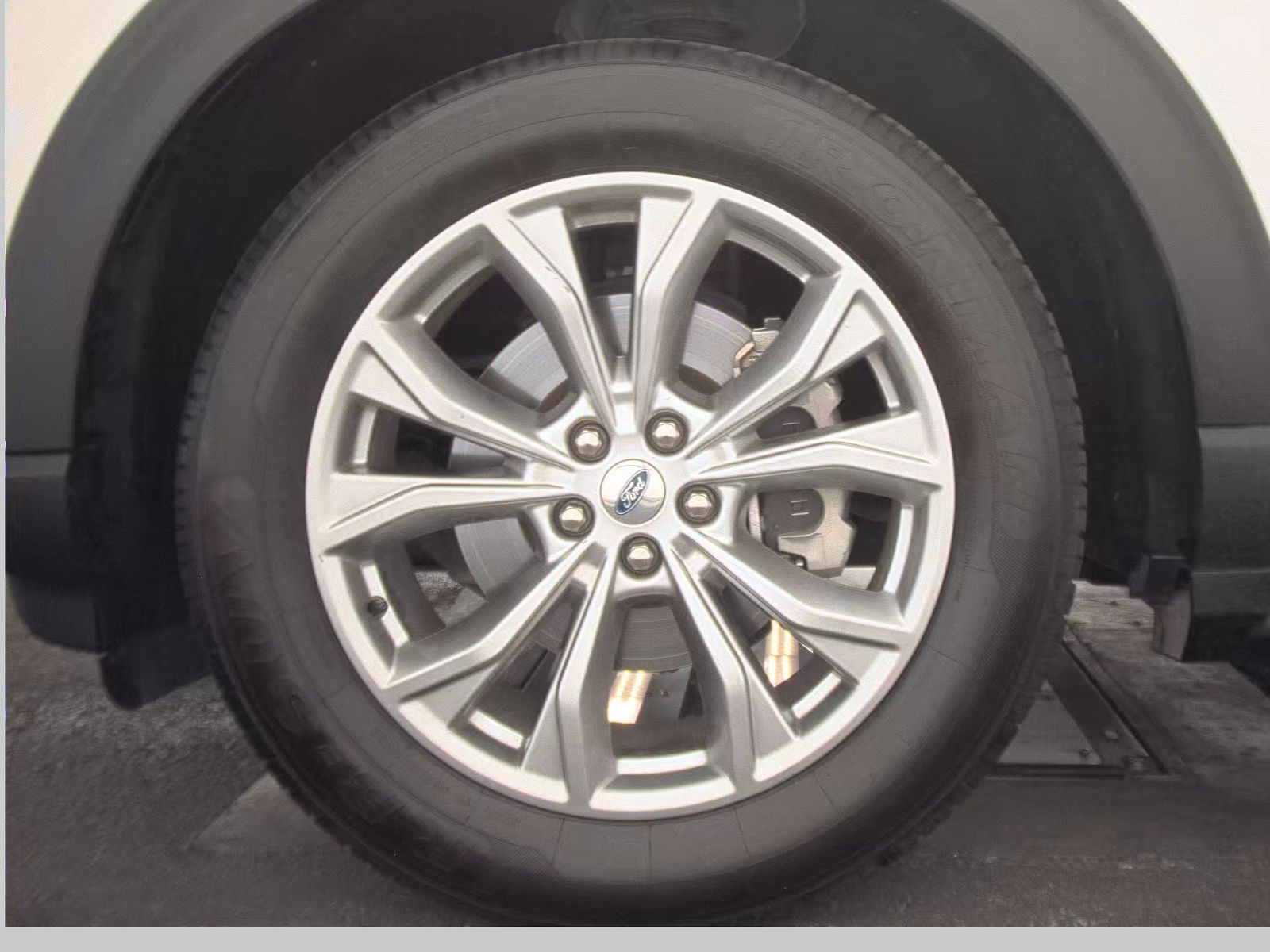 FORD EXPLORER - 10