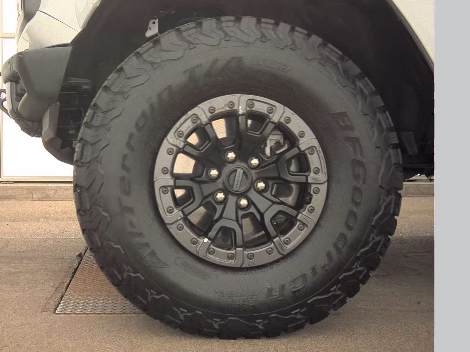FORD BRONCO - 10
