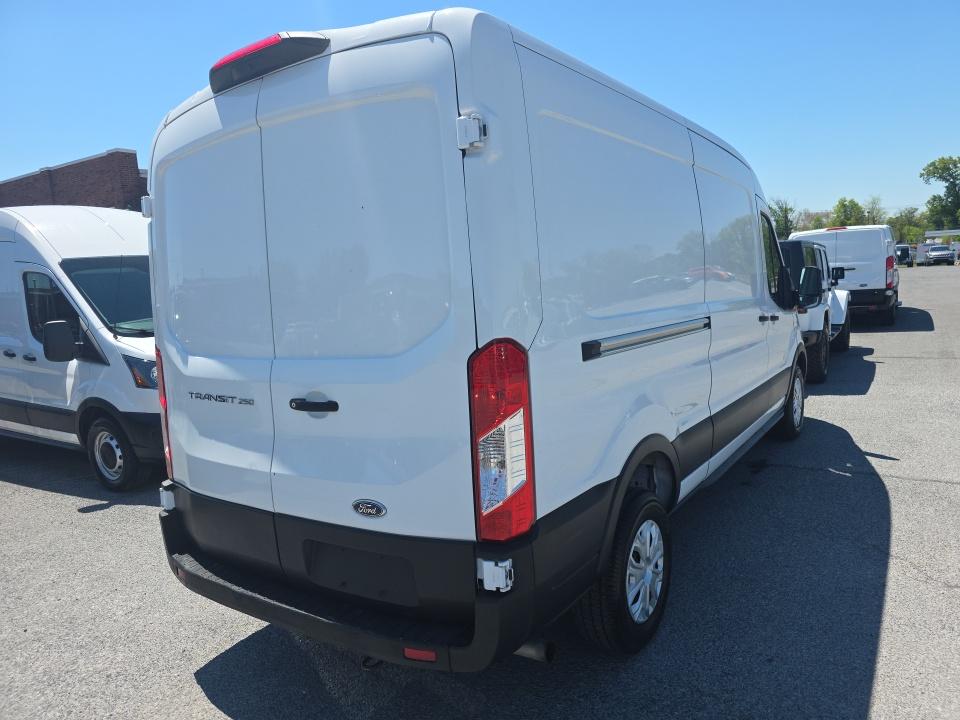 FORD TRANSIT 250 - 5