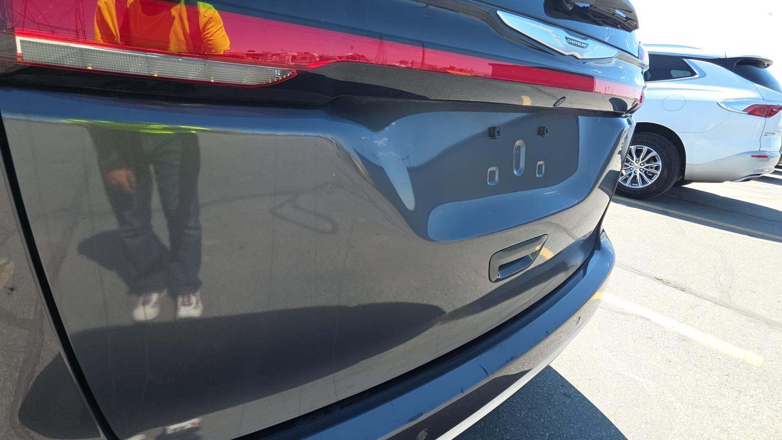 2023 Chrysler Pacifica Touring L FWD