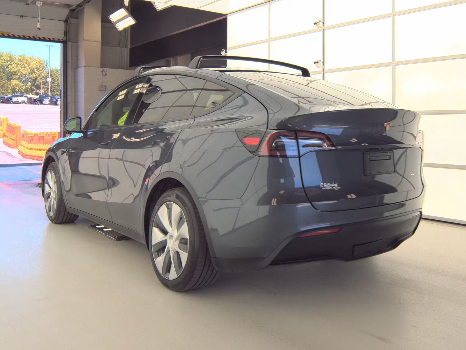 TESLA MODEL Y - 9