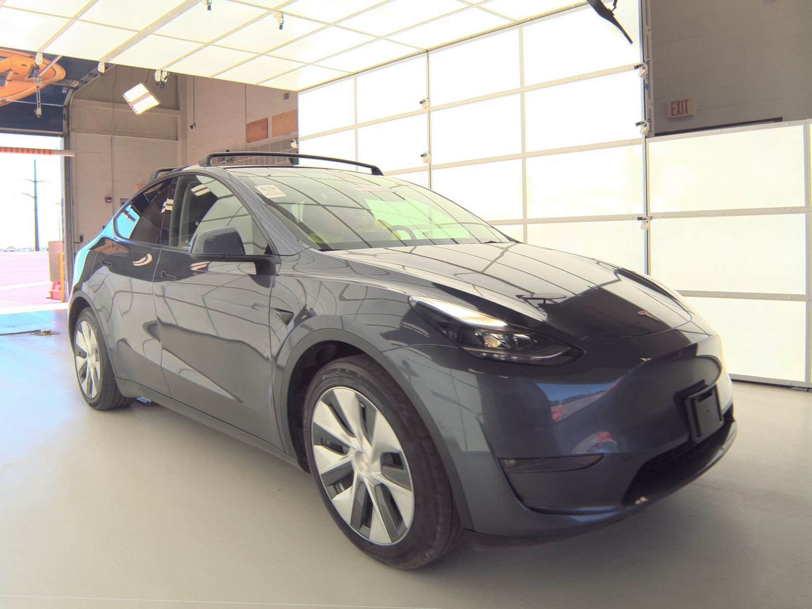 TESLA MODEL Y - 5