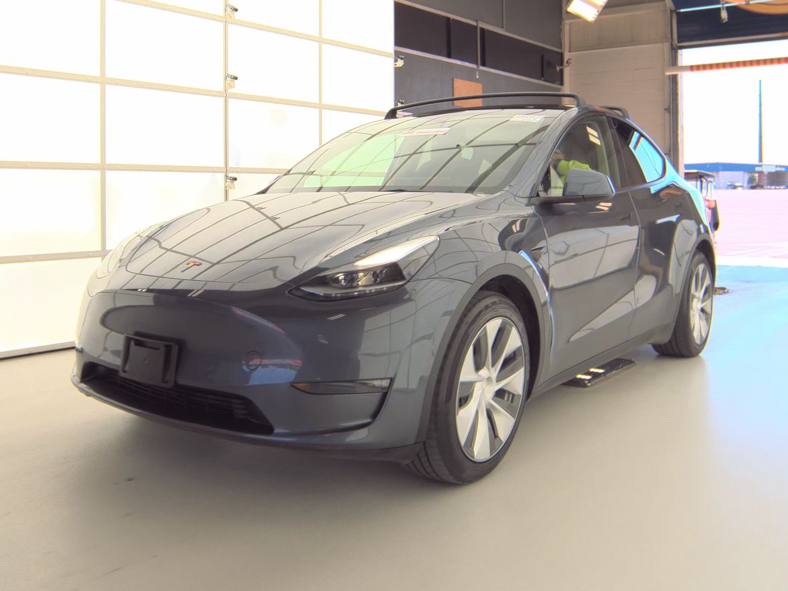 TESLA MODEL Y - 1