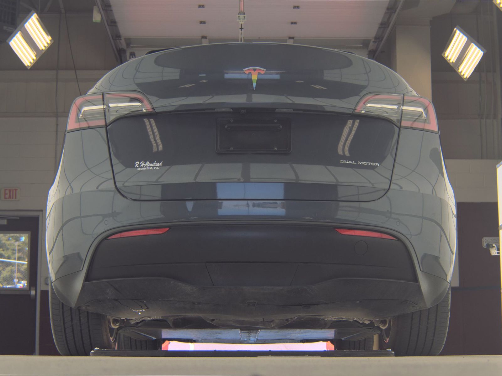 TESLA MODEL Y - 8