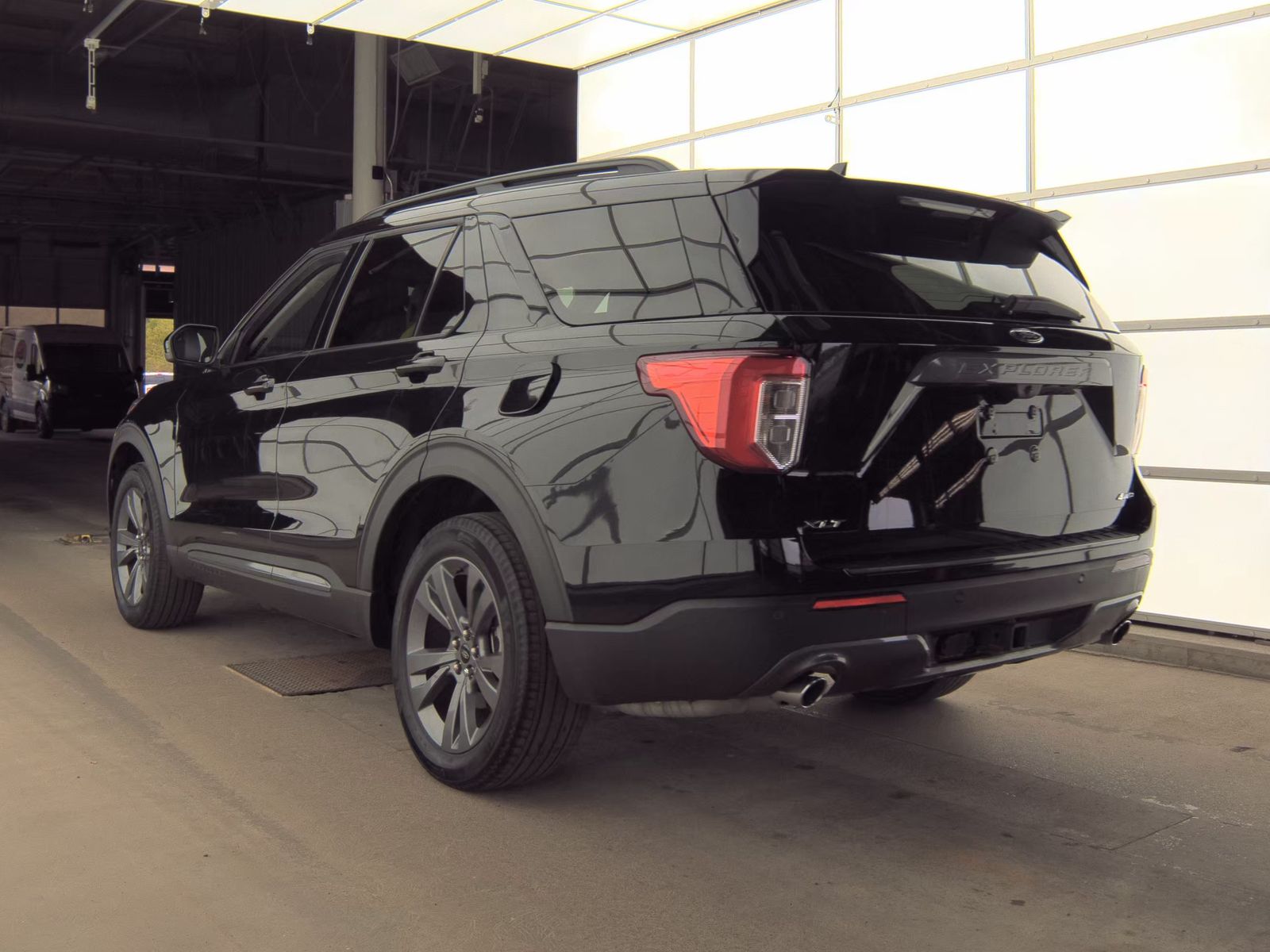 FORD EXPLORER - 9