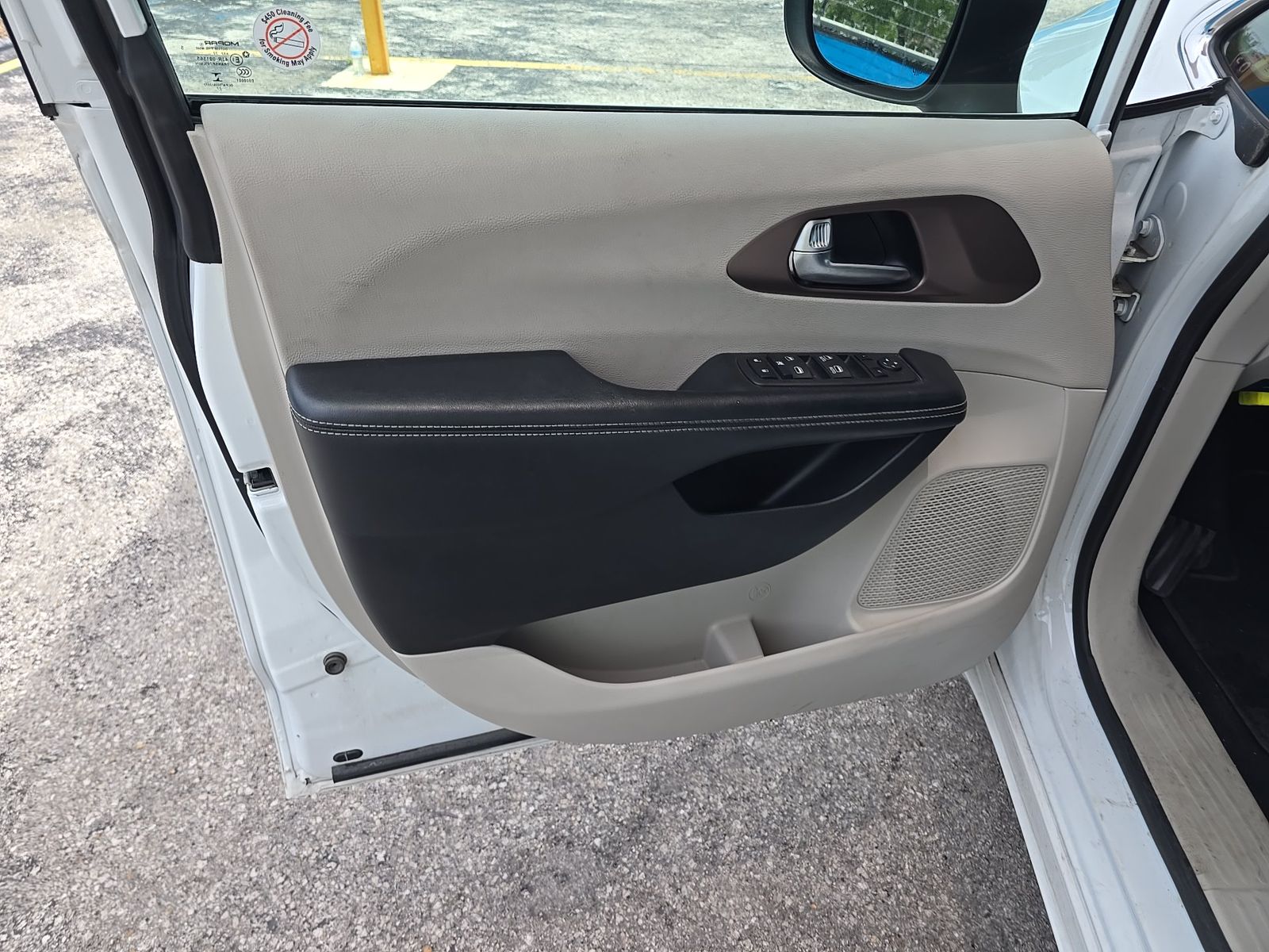 CHRYSLER VOYAGER - 10