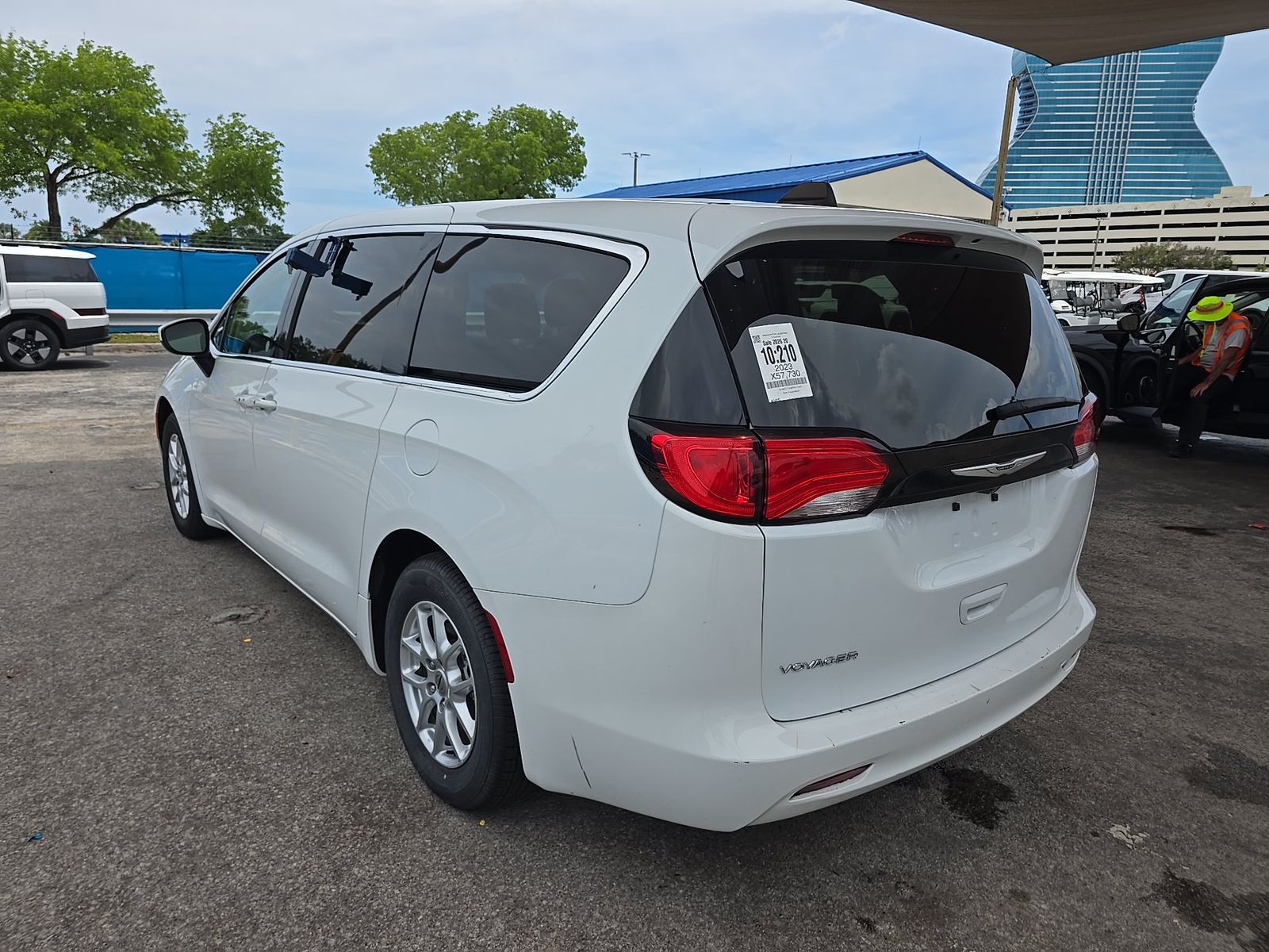 CHRYSLER VOYAGER - 7