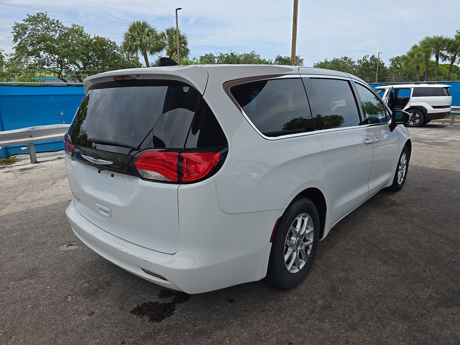 CHRYSLER VOYAGER - 5