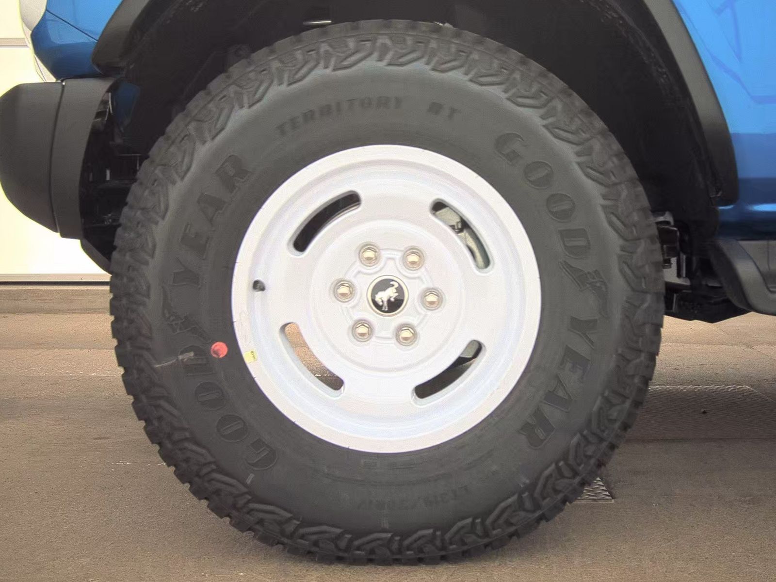 FORD BRONCO - 10