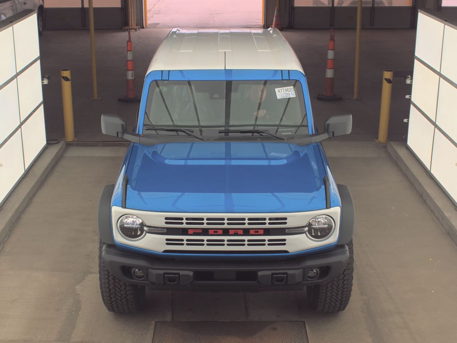 FORD BRONCO - 3