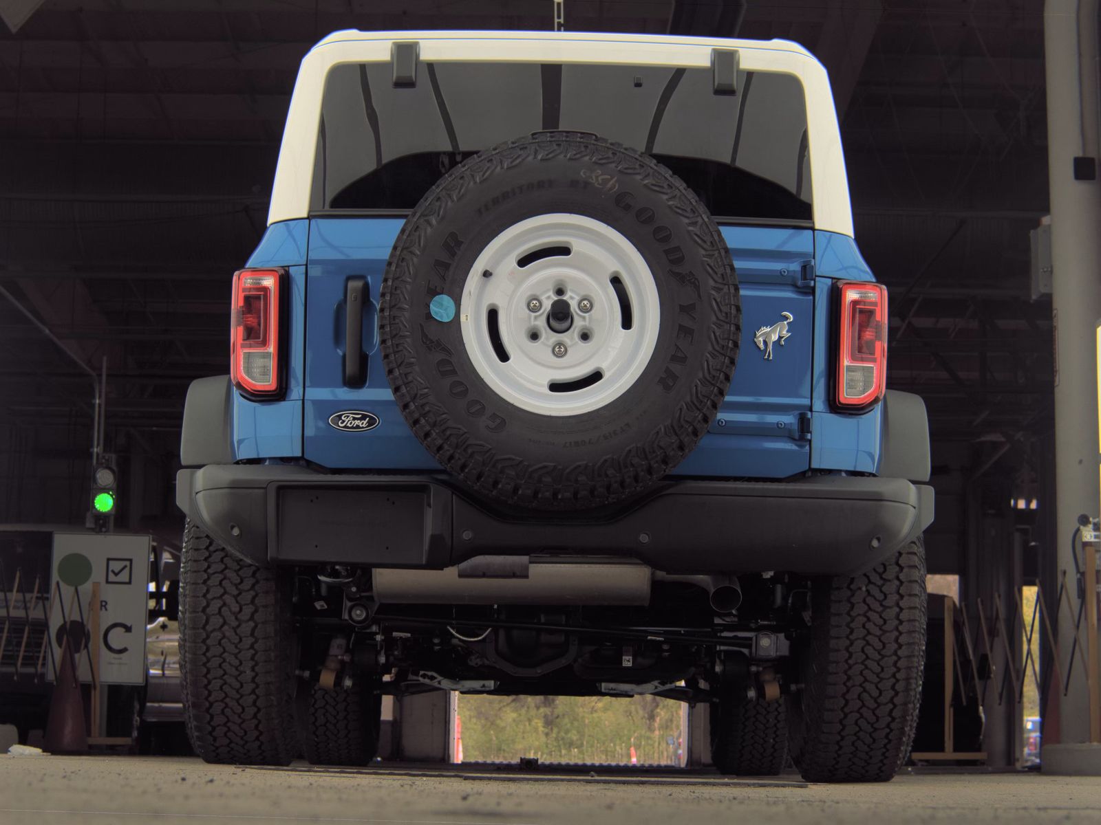 FORD BRONCO - 8