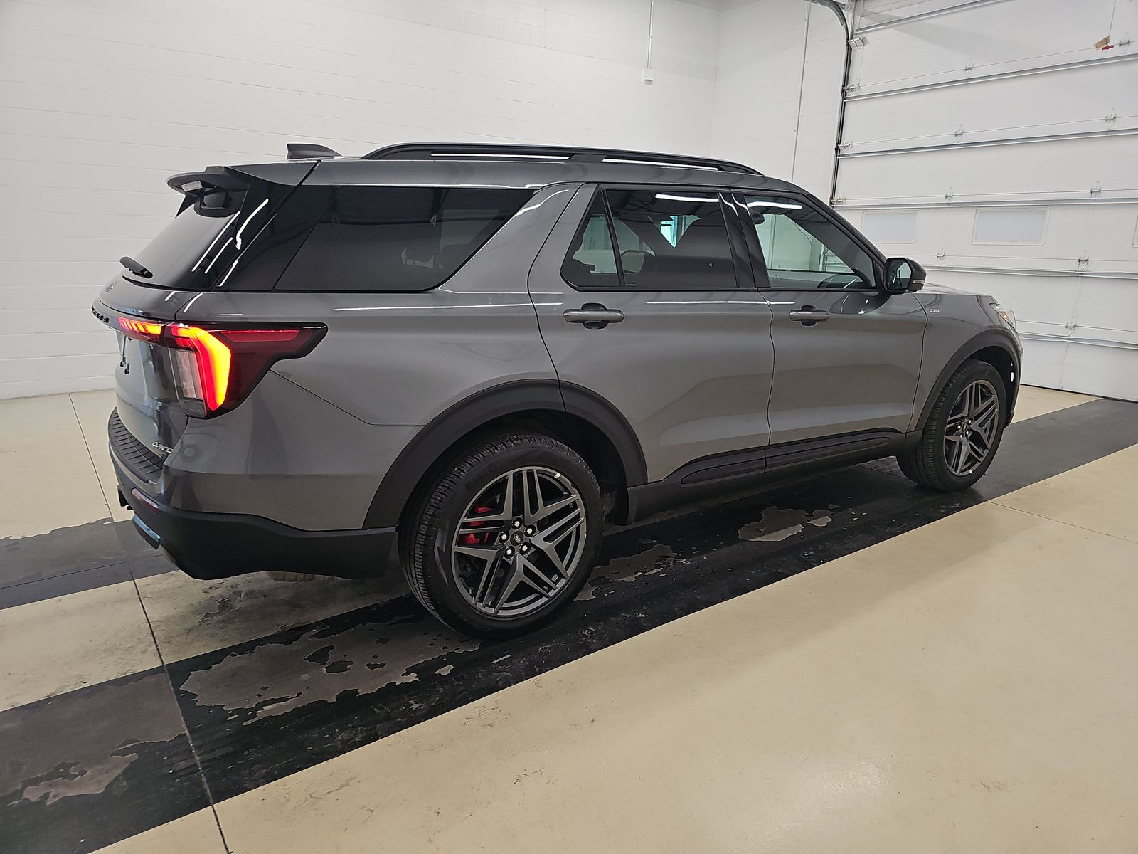 FORD EXPLORER - 5