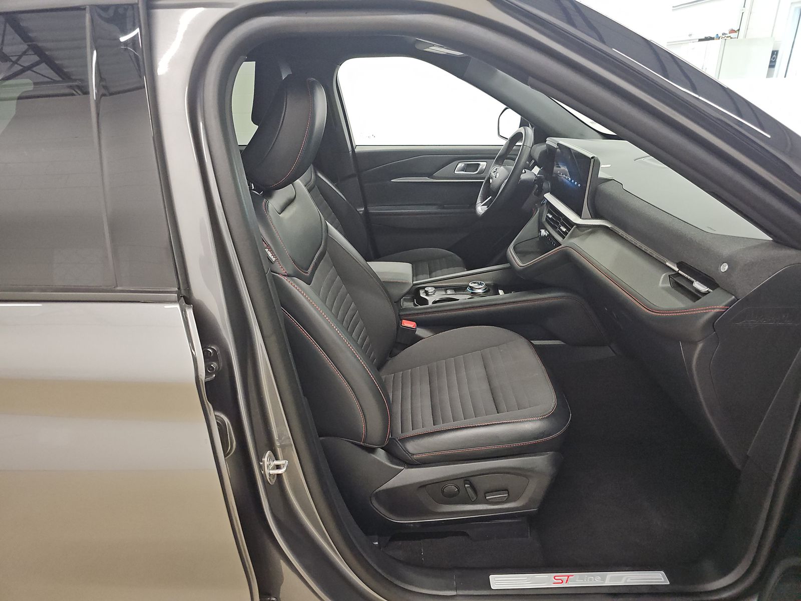FORD EXPLORER - 9