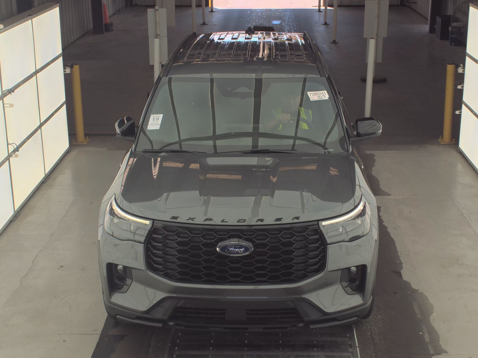 FORD EXPLORER - 3