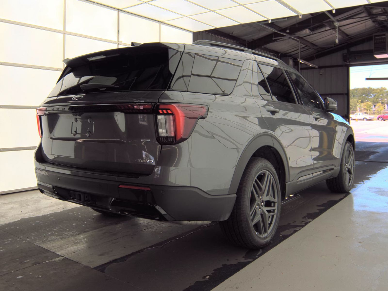 FORD EXPLORER - 6