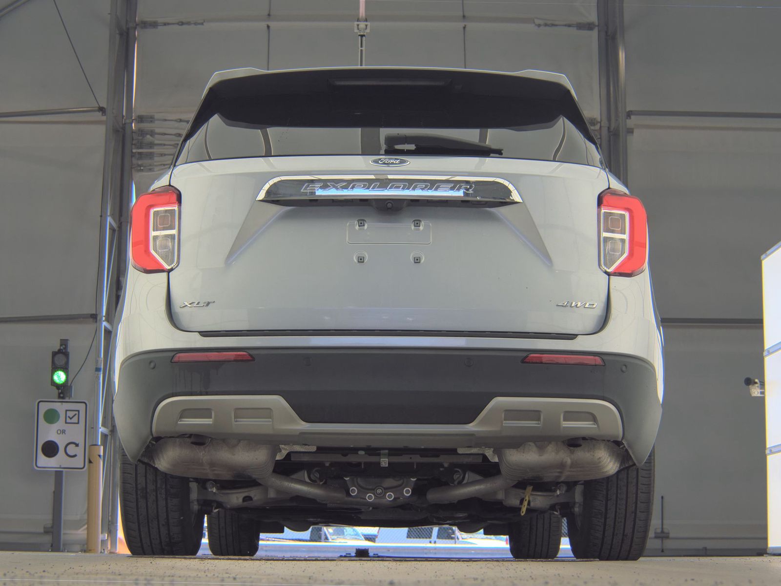 FORD EXPLORER - 8