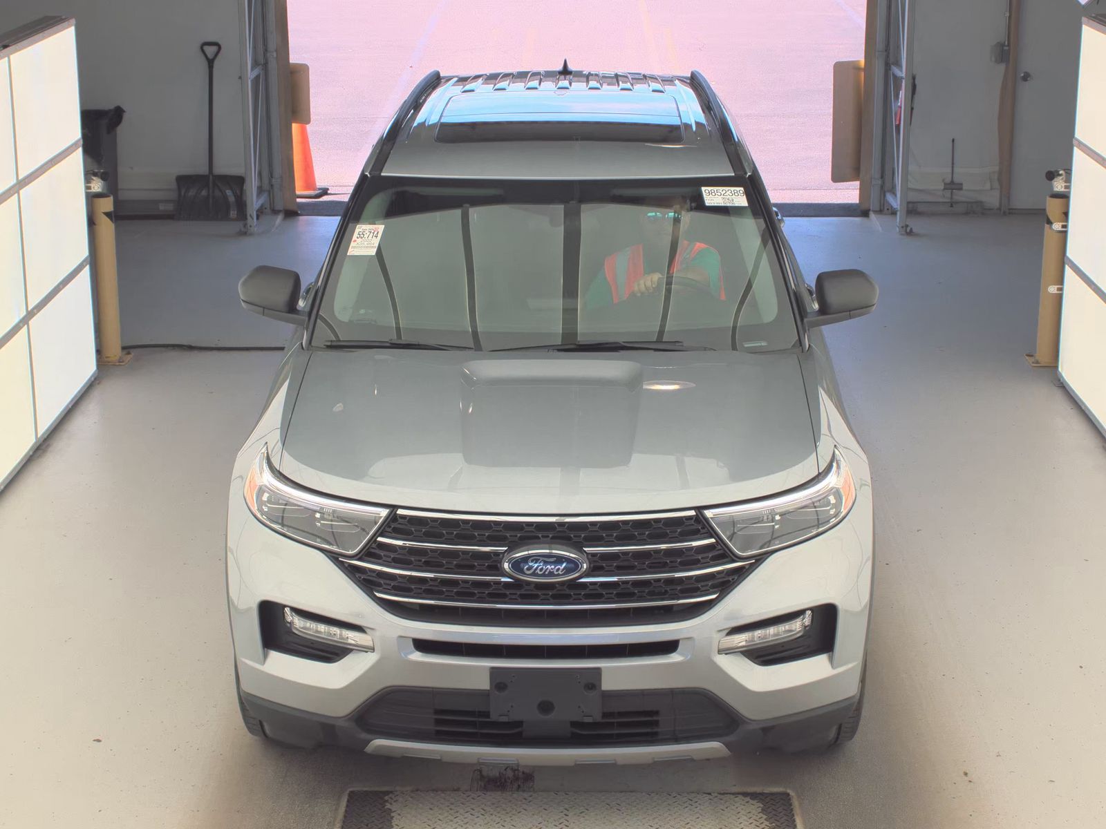 FORD EXPLORER - 3