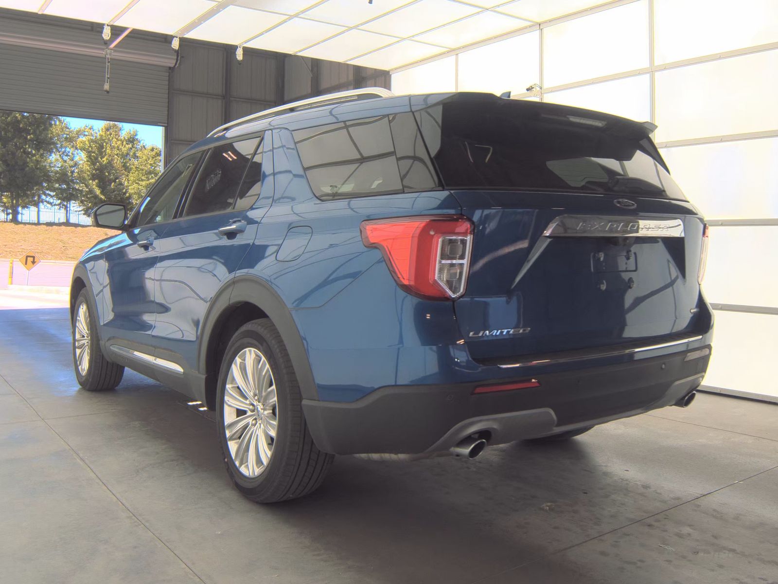 FORD EXPLORER - 9
