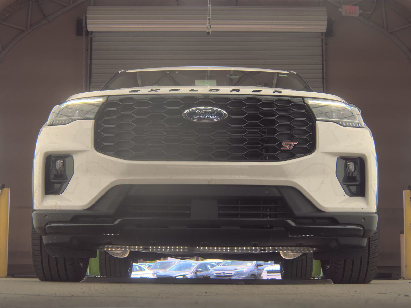 FORD EXPLORER - 4