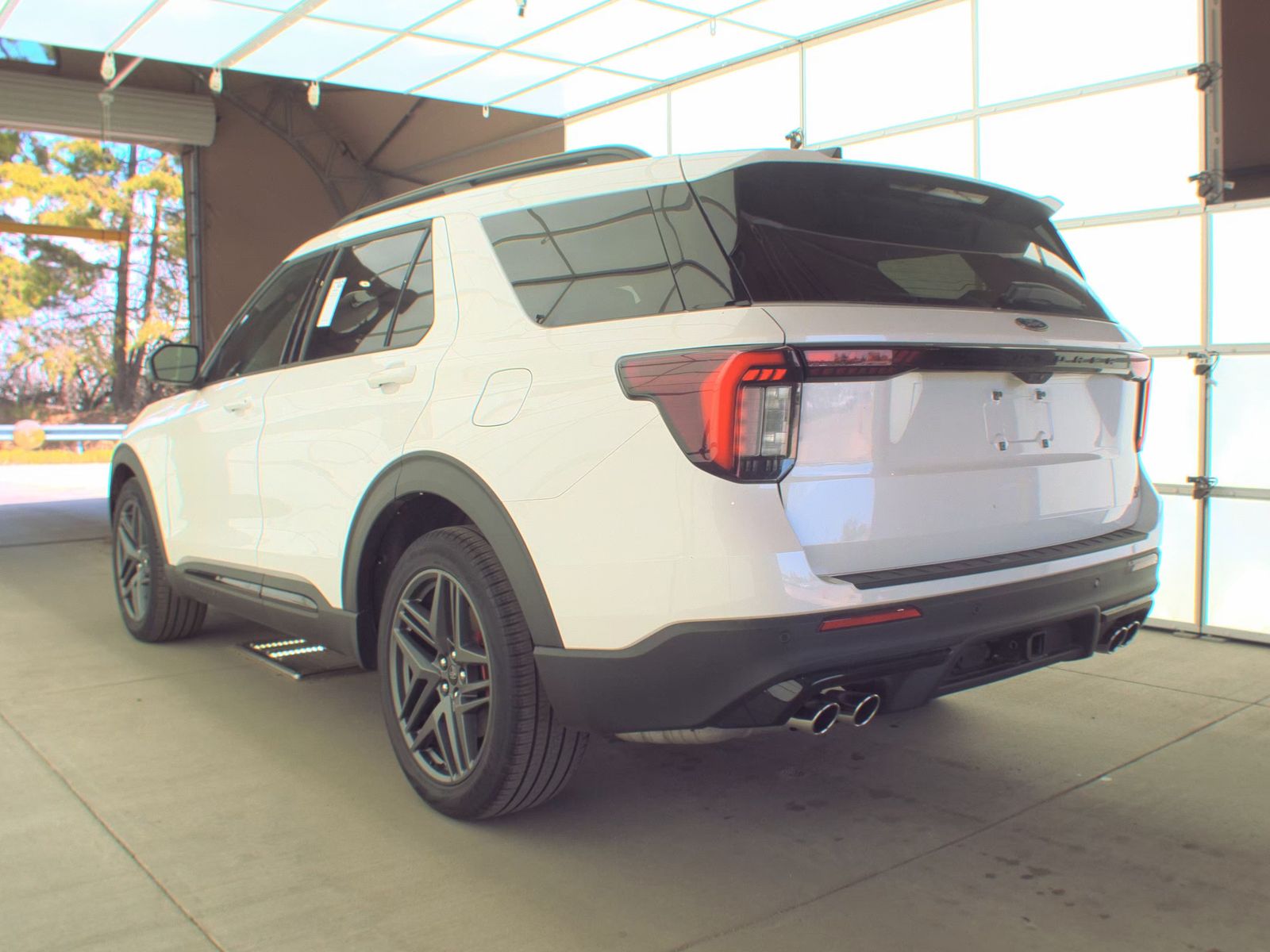FORD EXPLORER - 9
