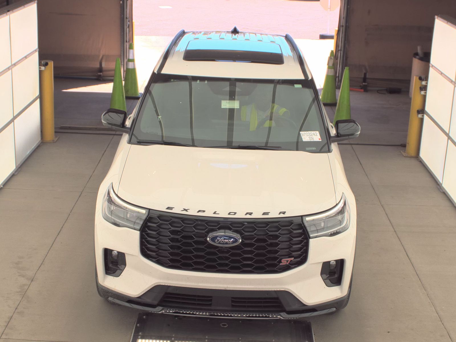 FORD EXPLORER - 3