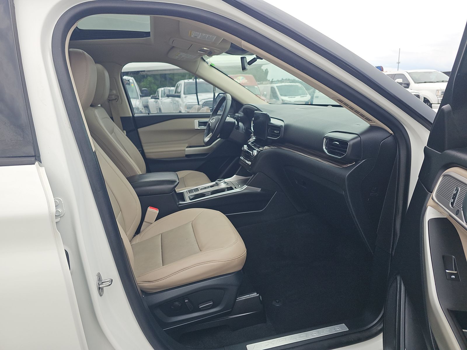 FORD EXPLORER - 9