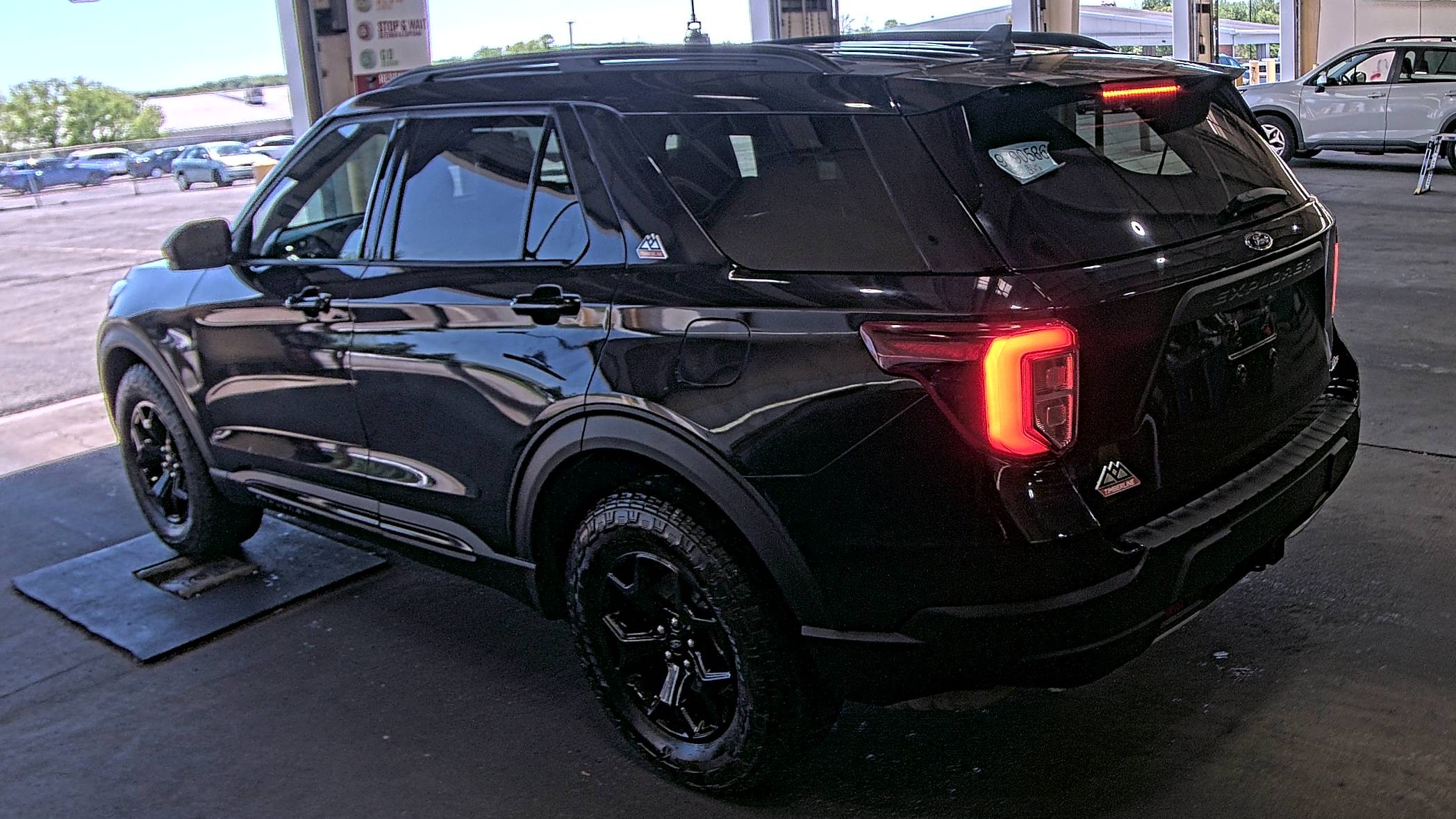 FORD EXPLORER - 7