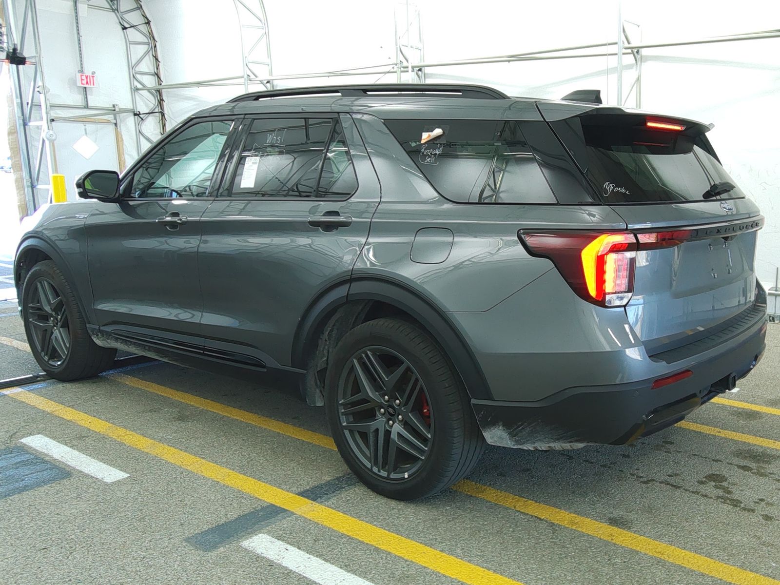FORD EXPLORER - 7