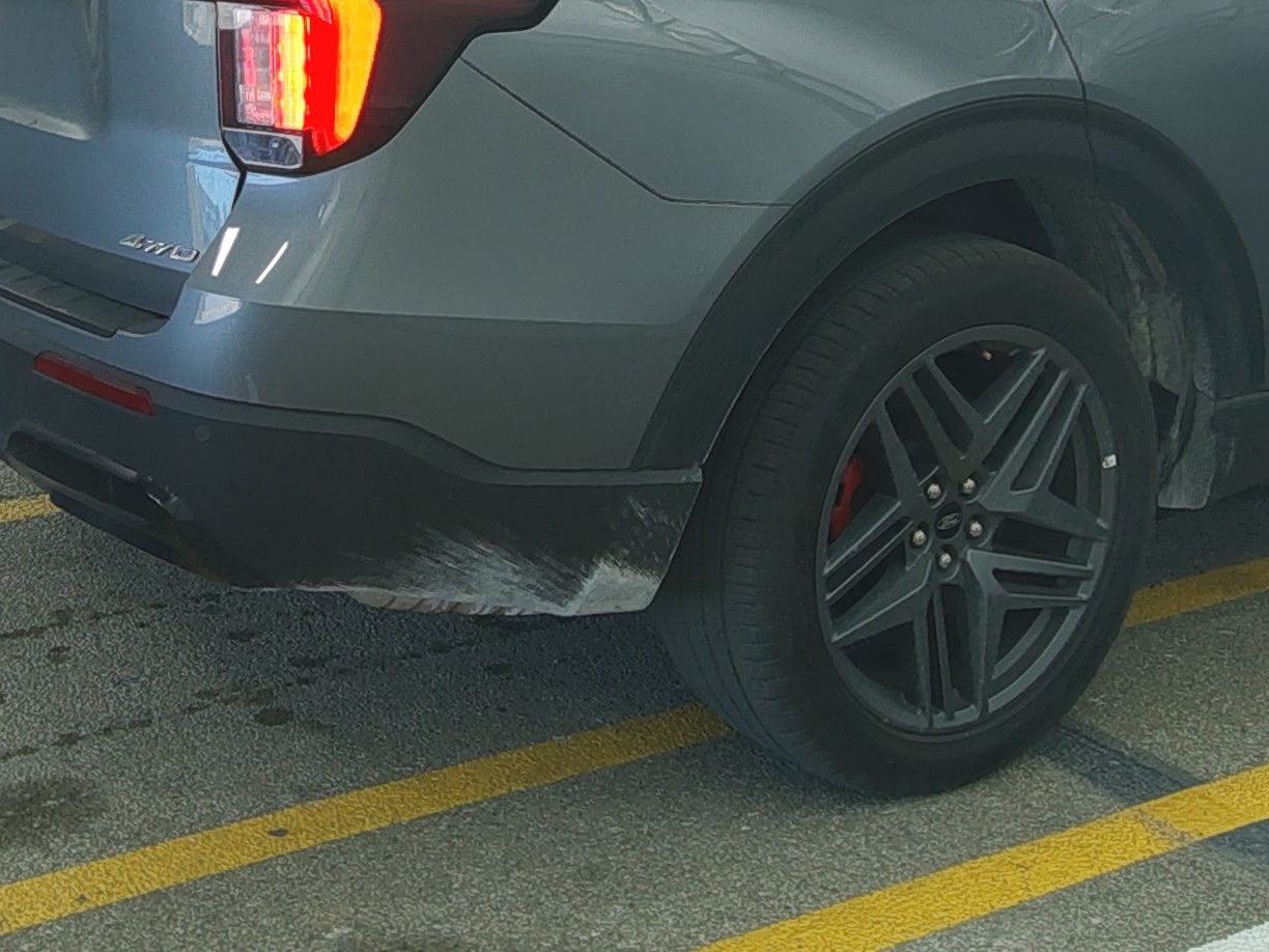 FORD EXPLORER - 10