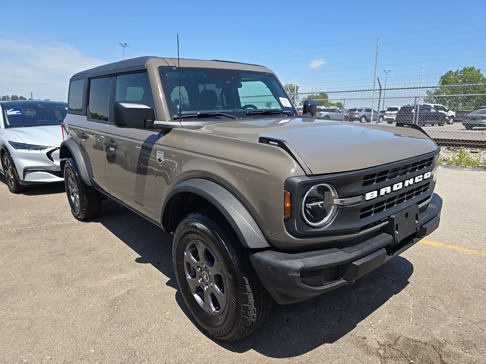 FORD BRONCO - 4