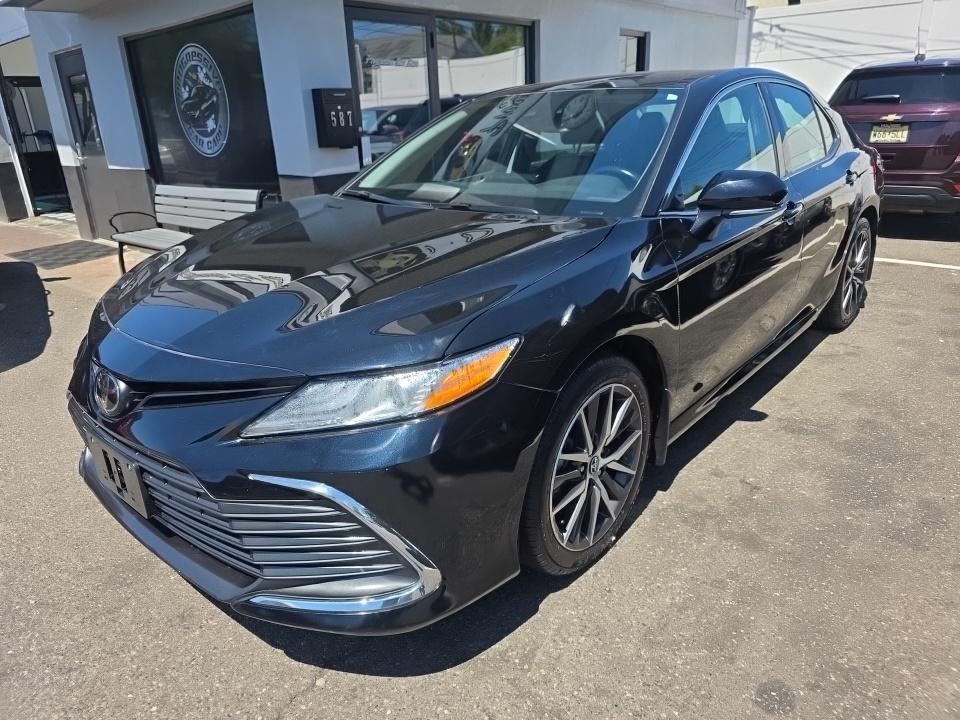 TOYOTA CAMRY - 1