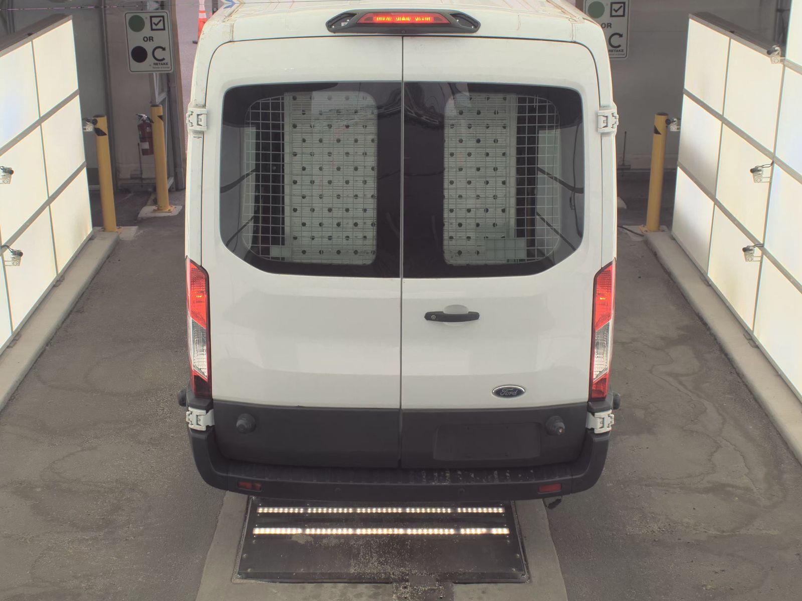 FORD TRANSIT 150 - 7