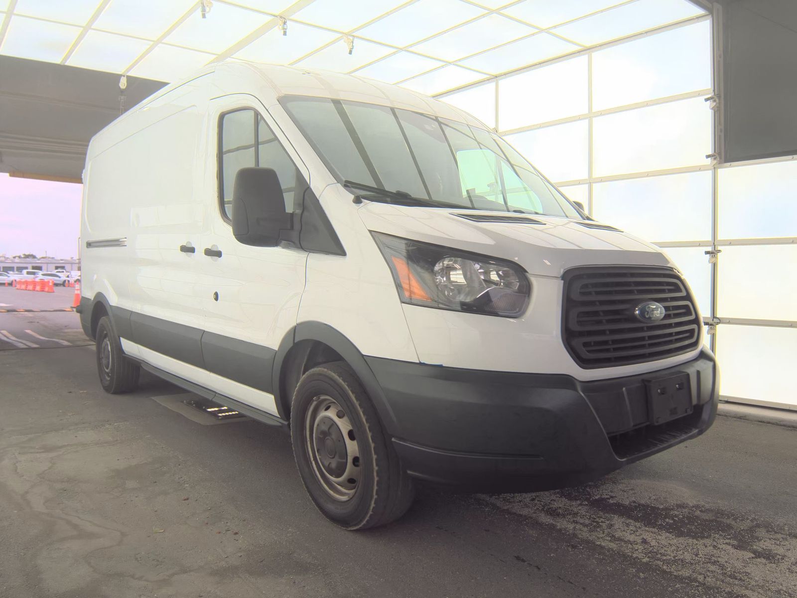 FORD TRANSIT 150 - 5