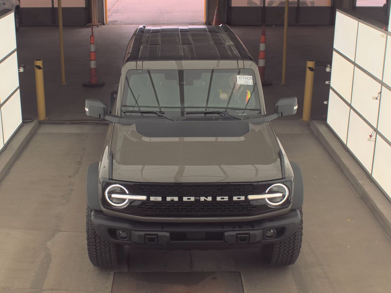 FORD BRONCO - 3