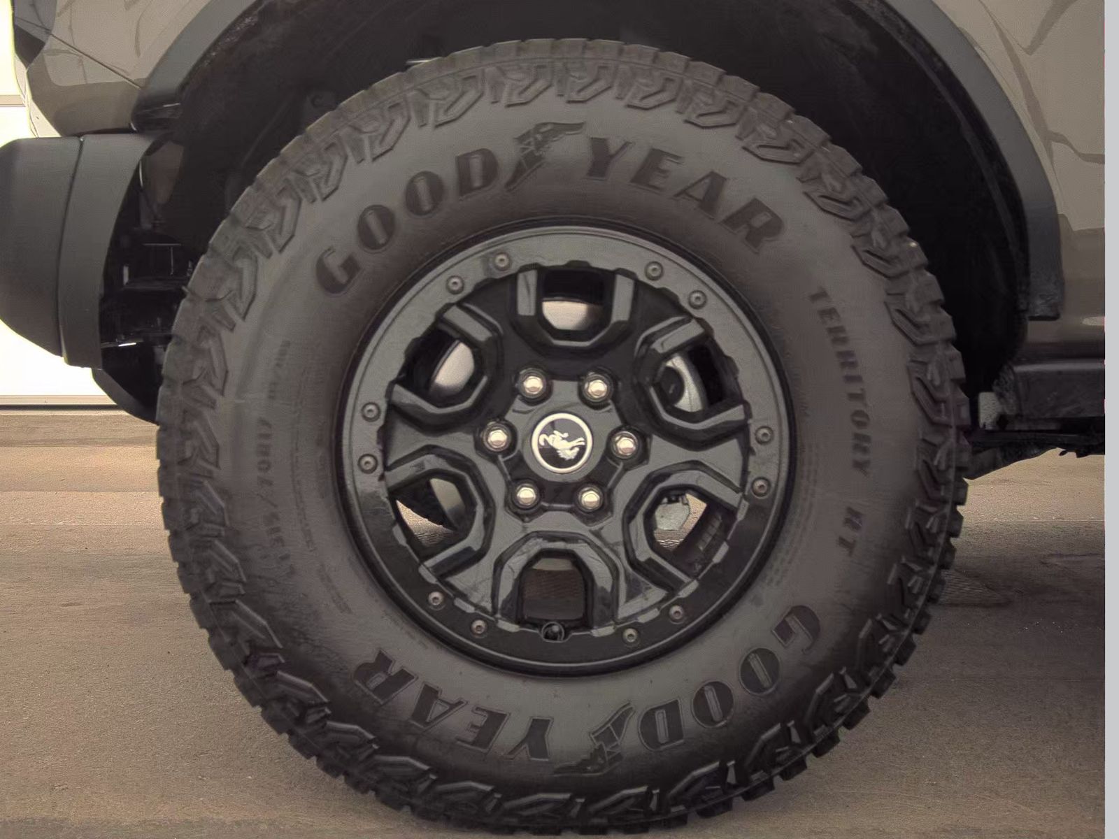 FORD BRONCO - 10